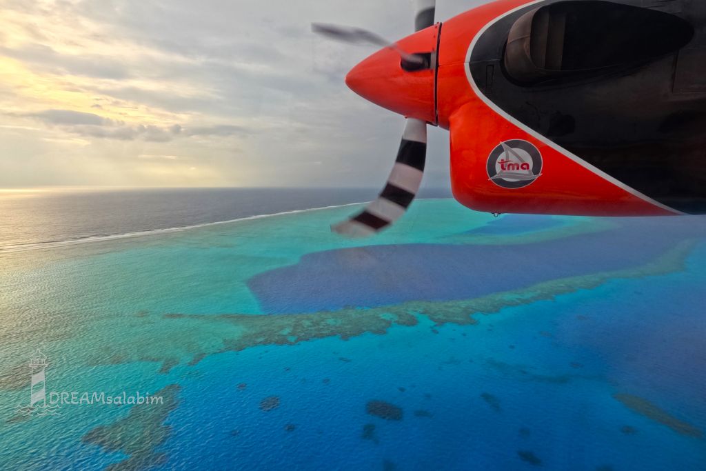 Malediven Filitheyo Island Resort Wasserflugzeug